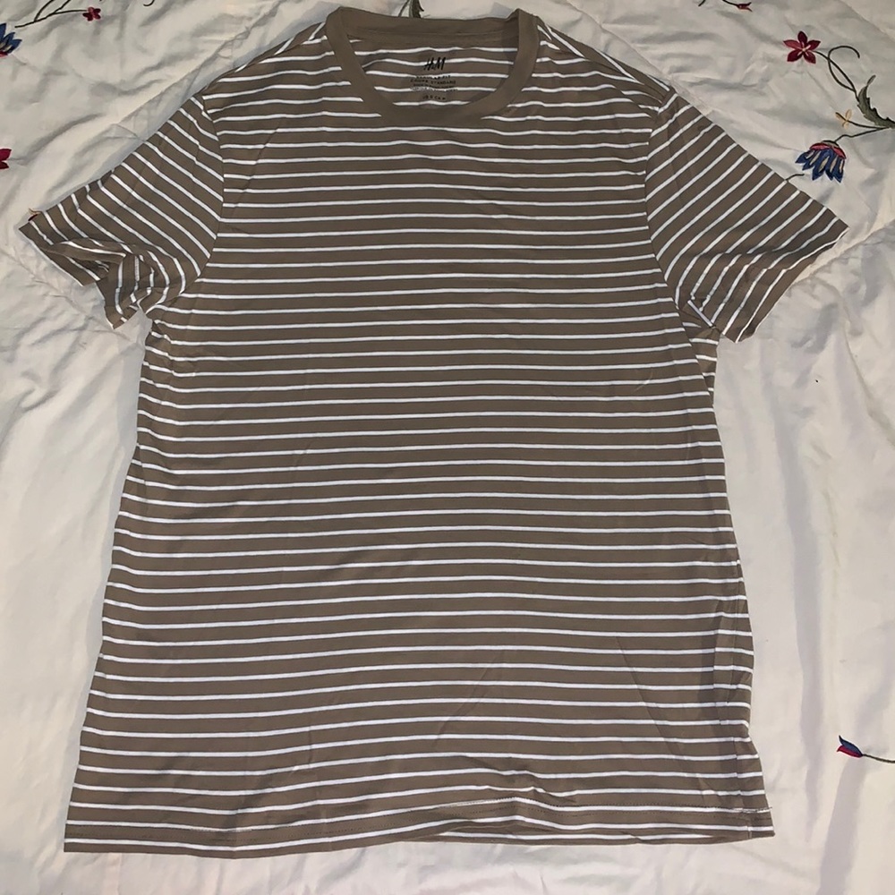 H&M Beige/ White Stripes Men Short Sleeve Tee Small Size